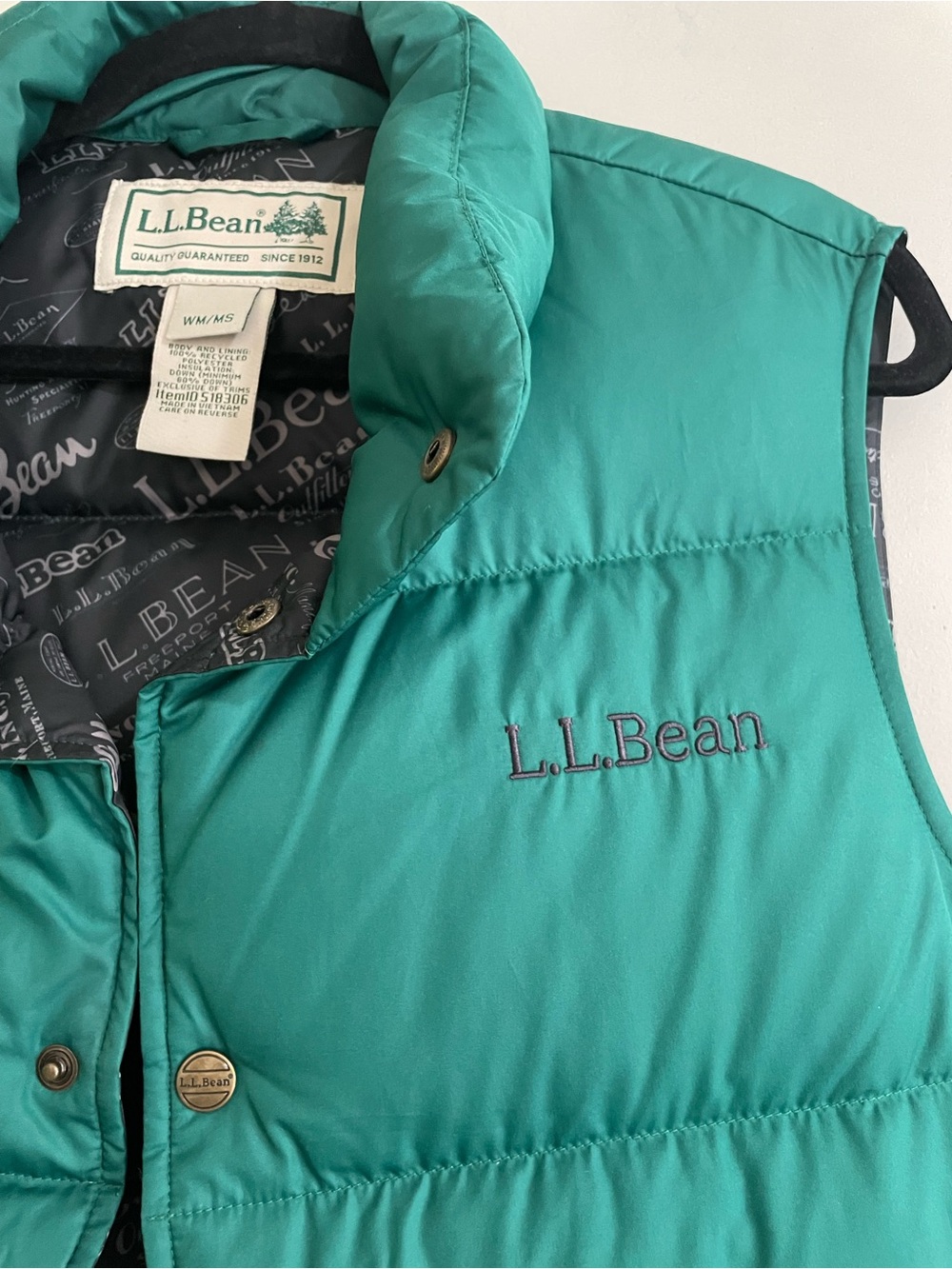 L.L. Bean Emerald Green Puffer Vest - Picture 4 of 5